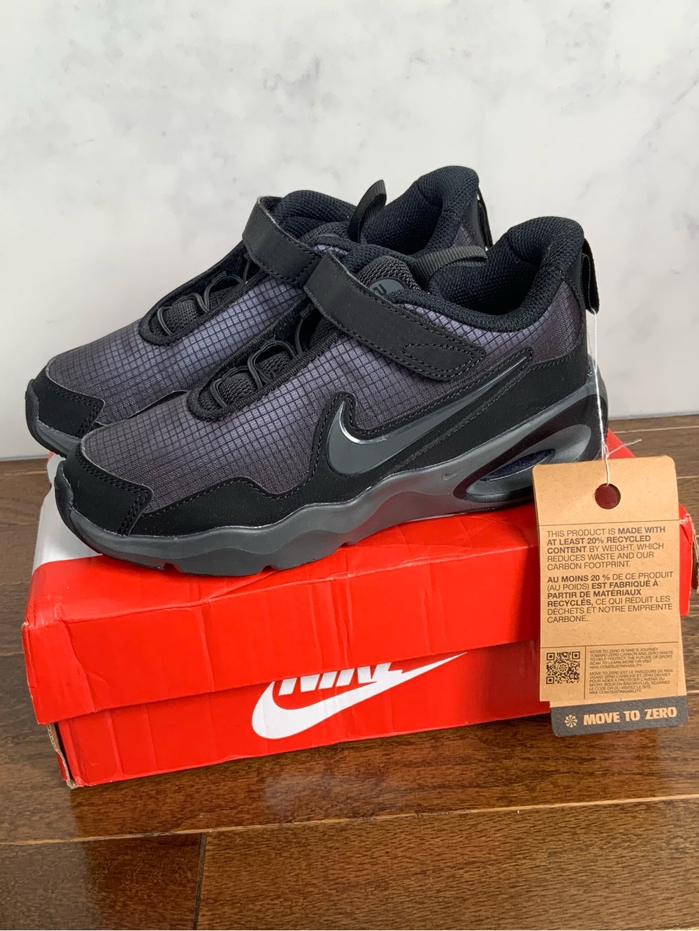 Nike Air Max Nova (PS) Black/Gray Low Top Sneakers Size 1
